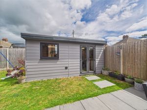 Garden Room- click for photo gallery